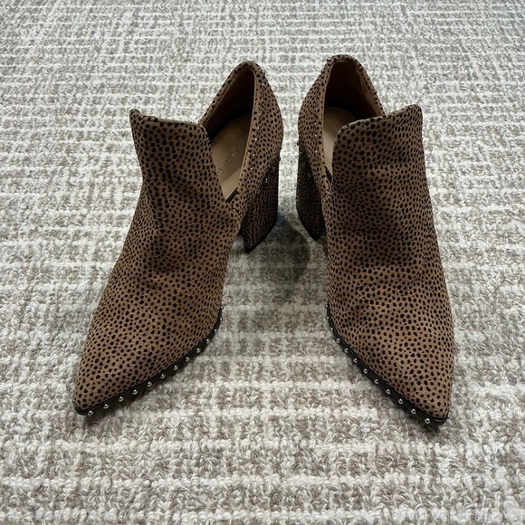 Gianni Bini Brown Studded Cheetah Ankle Booties Sz 8 - Picture 1 of 7